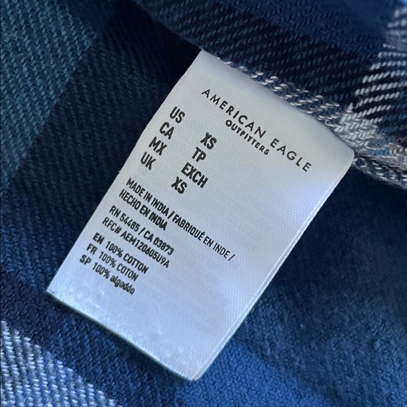 American Eagle Outfitters Navy and White Plaid Flannel Shirt - Picture 13 of 13